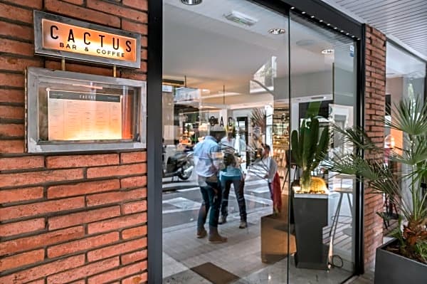 Aparthotel Mariano Cubi