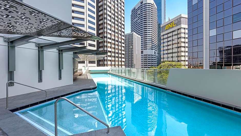 Oaks Brisbane Aurora Suites