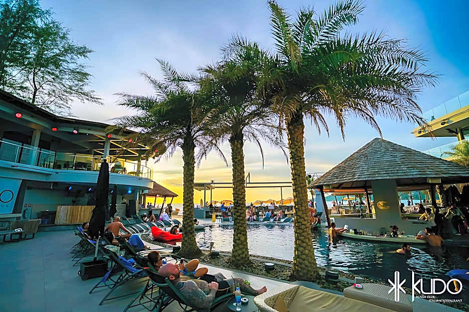 Kudo Hotel & Beach Club (Adults Only)