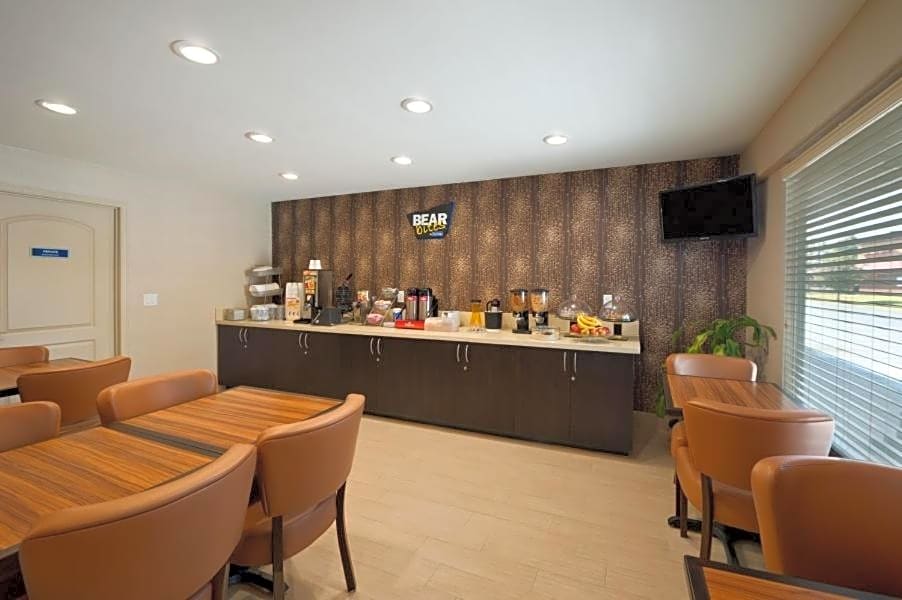 Travelodge by Wyndham Hinesville