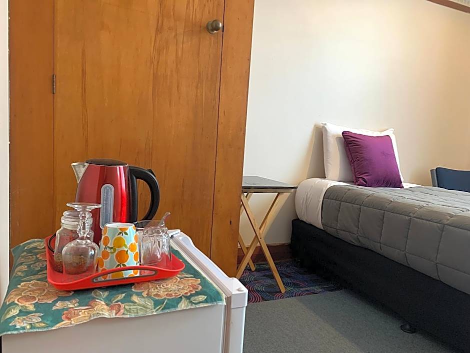 Thomas's Catlins Lodge and Camp Ground