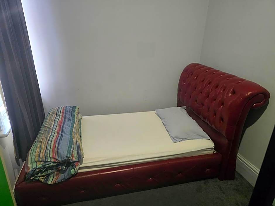 Backpackers Imperial Hotel