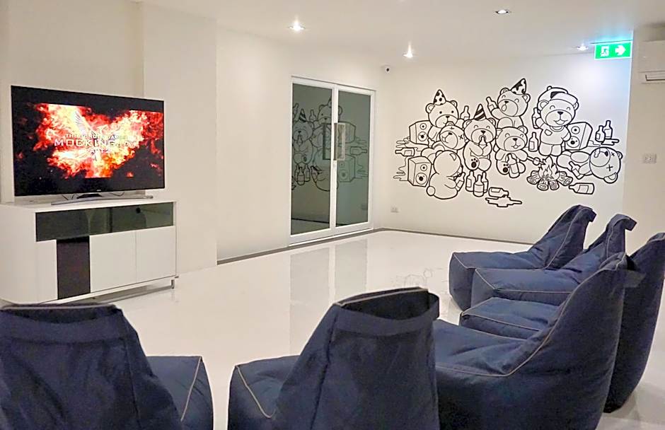 BearPacker Patong Hostel