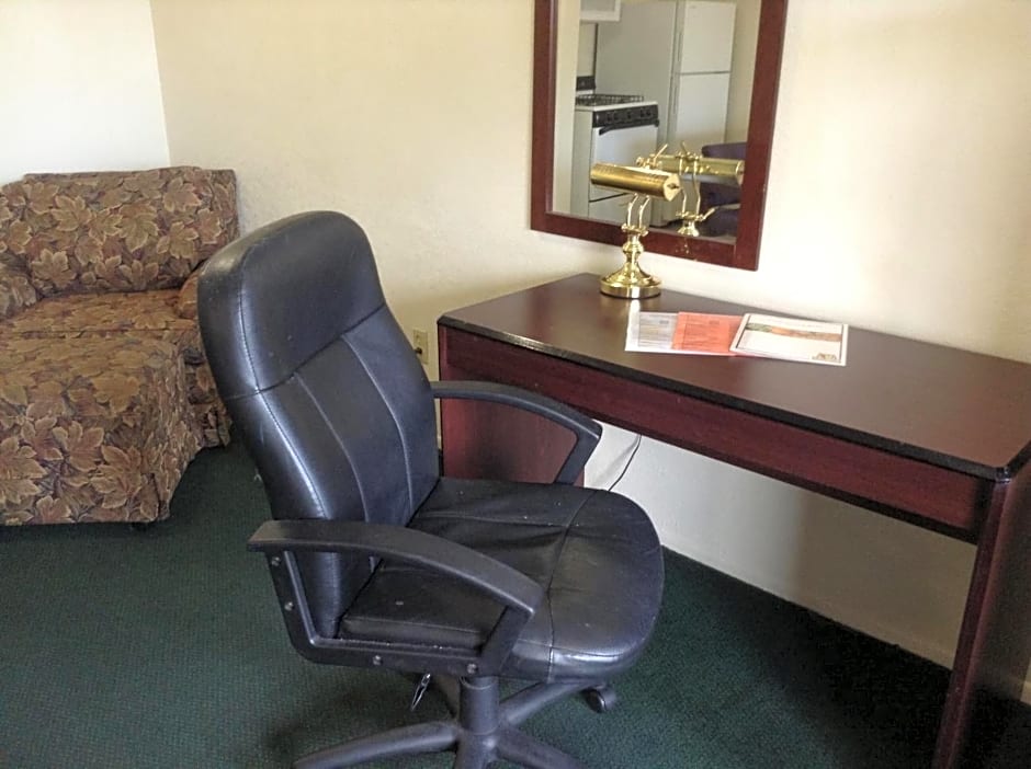 American Inn & Suites