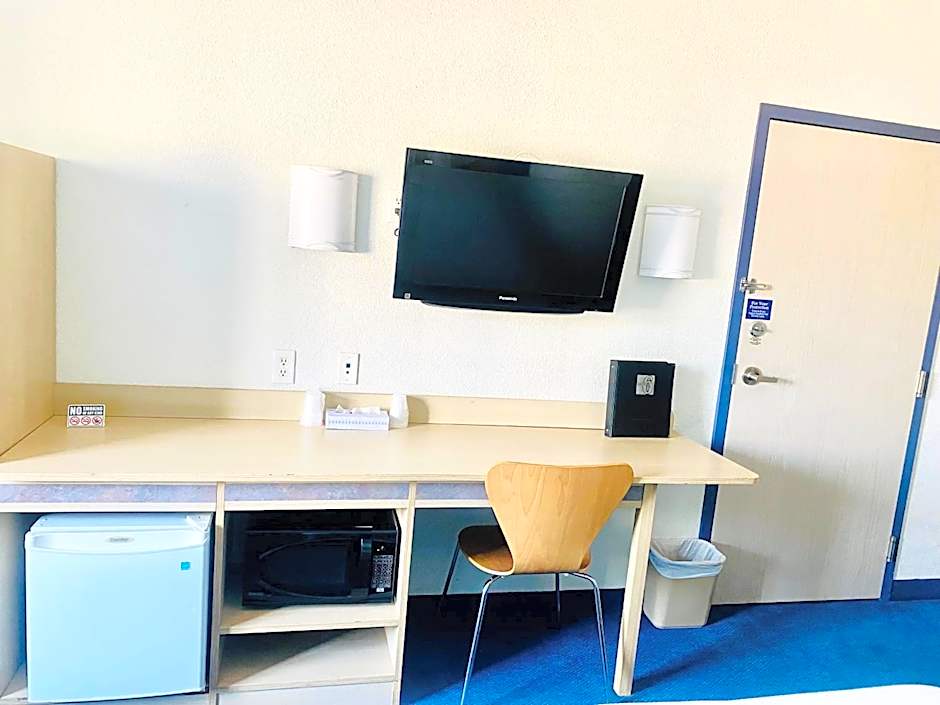 Motel 6-Red Deer, AB