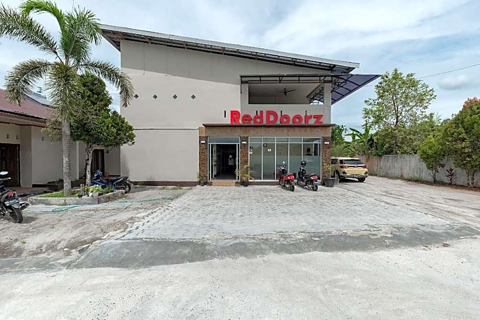 Urbanview Hotel Diamond Malai Permata near Universitas Palangkaraya by RedDoorz