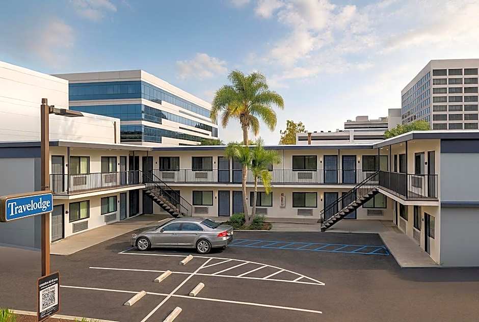 Travelodge by Wyndham LAX South