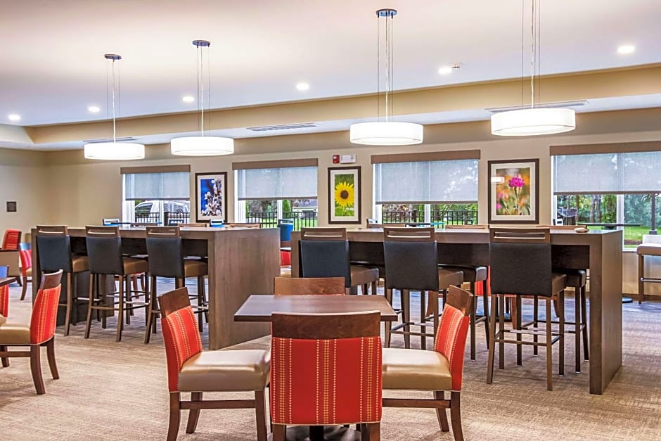 Comfort Suites Wooster near University Campus