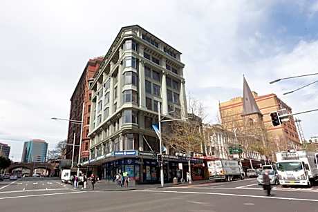 790 on George Backpackers