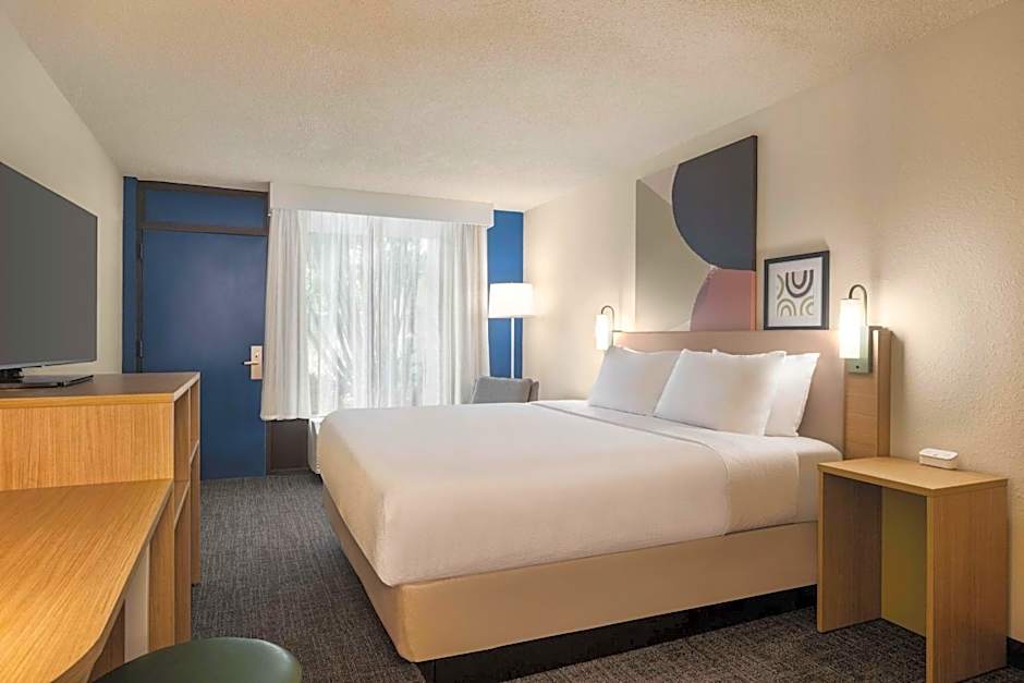 Spark by Hilton Sarasota Siesta Key Gateway