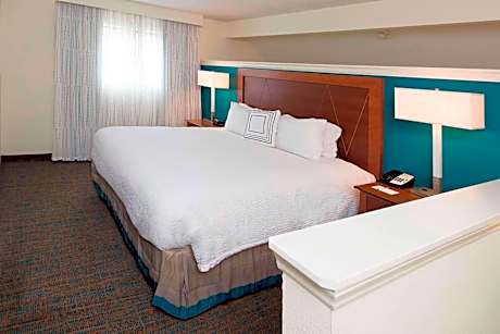 2 Bedroom Penthouse Suite, Fireplace, Balcony