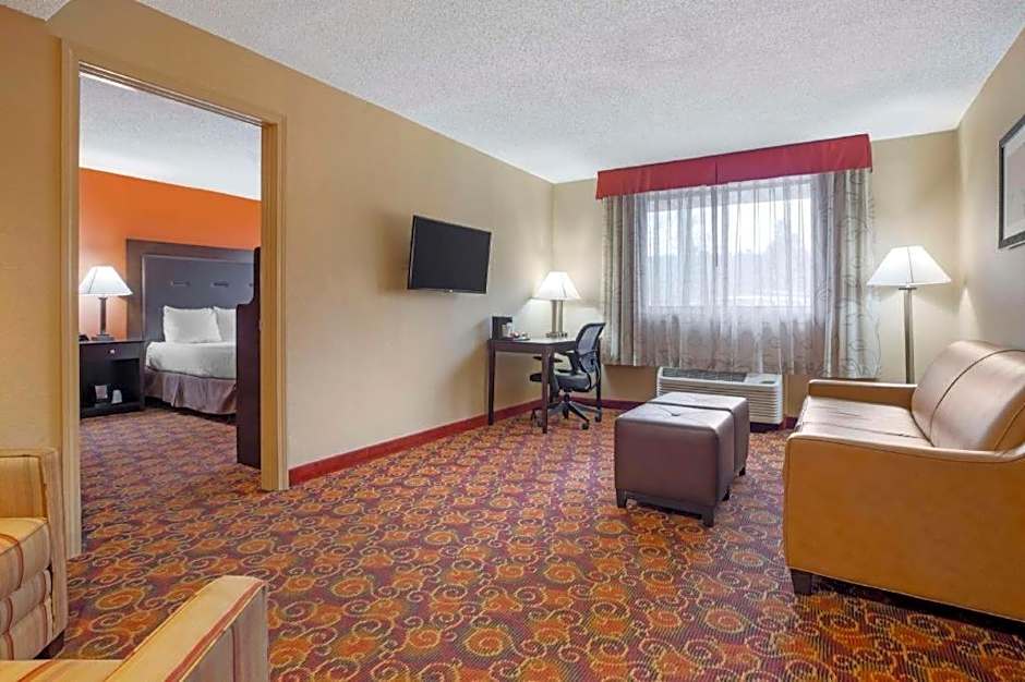 Best Western Plus The Inn At Sharon/Foxboro