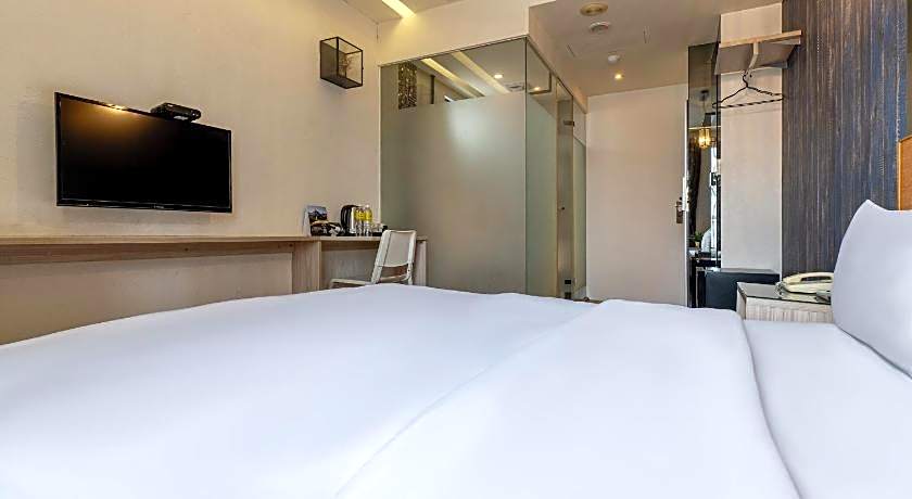 CHECK inn Express Taichung FuXing Hall 2