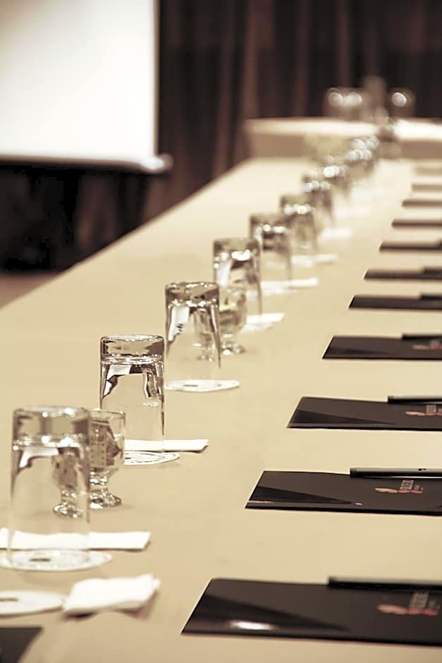 Sol de Oro Hotel & Suites