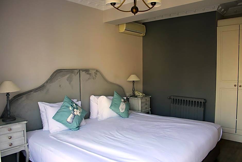 Villa Blanche Hotel SPA & Garden Pool