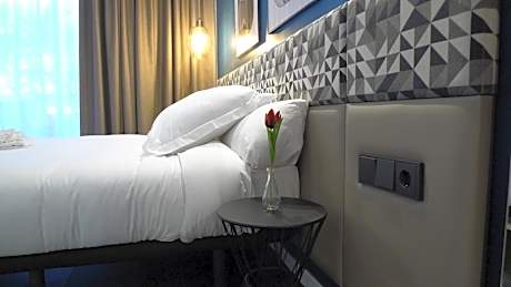 Twin Room with Balcony and Pool View