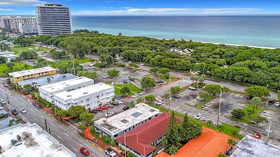 Los Patios Home Suites