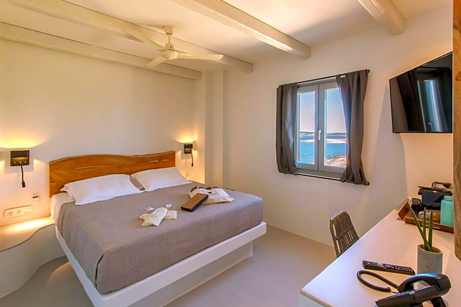 Paros Cape Suites