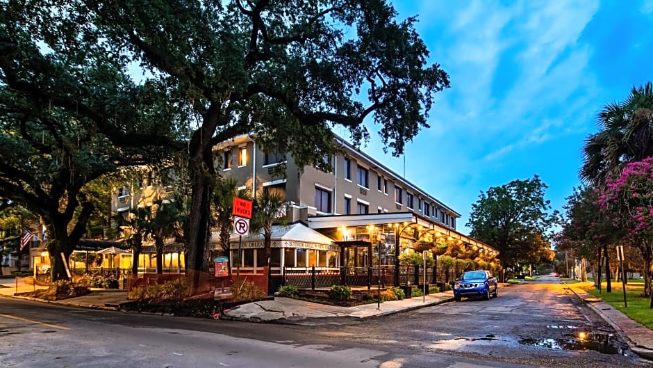 St Charles Inn, Superior Hotel