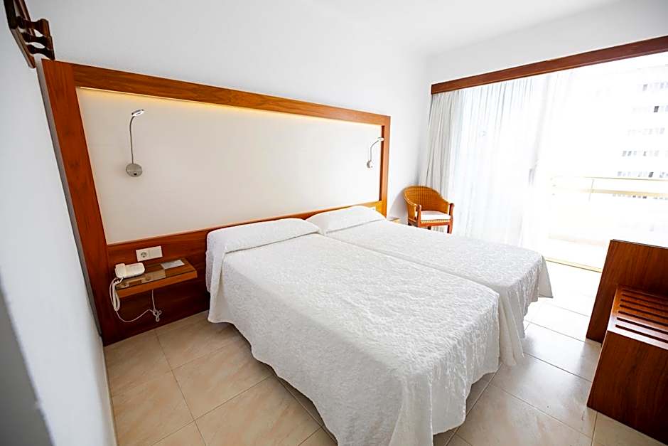 Photo 1 of 5 of 1 Double Bed or 2 Beds, Side Sea View