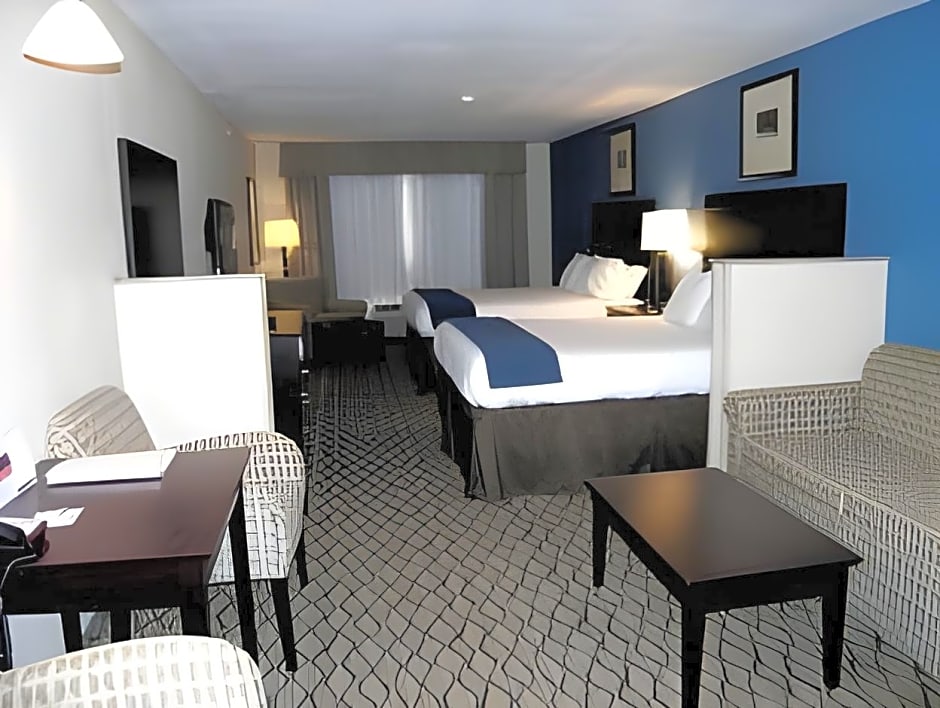 Holiday Inn Express & Suites Belle Vernon