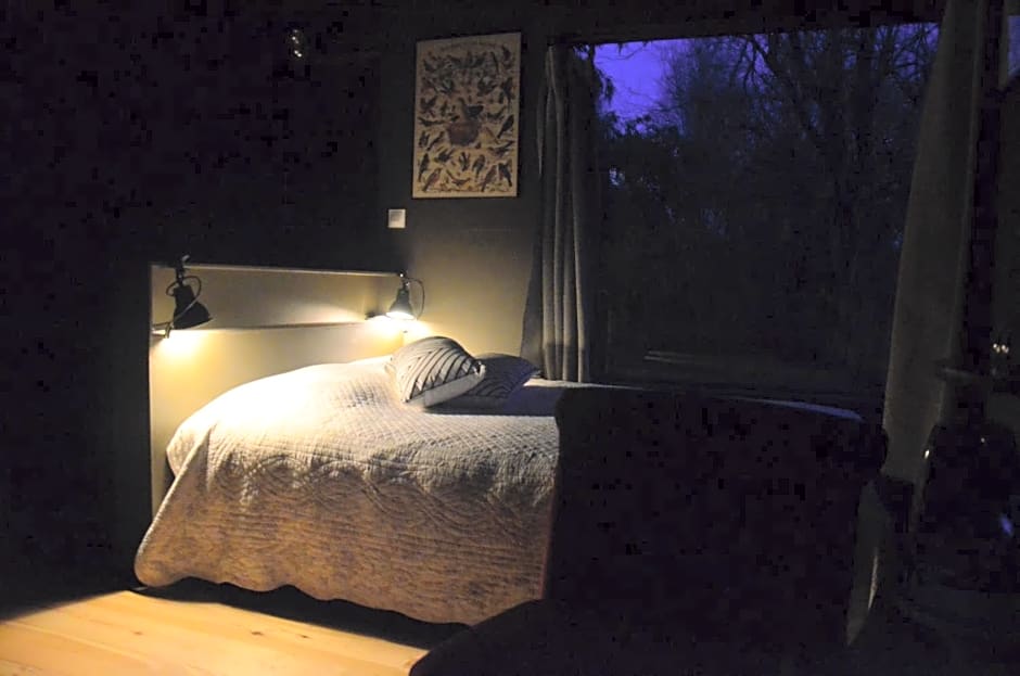 Les Cabanes Des Marais