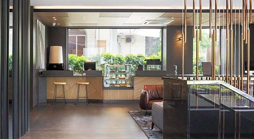 One Residence Hotel & Apartment