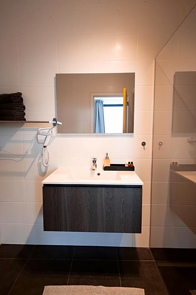 K&Y suite 1 Brussels airport 500m!