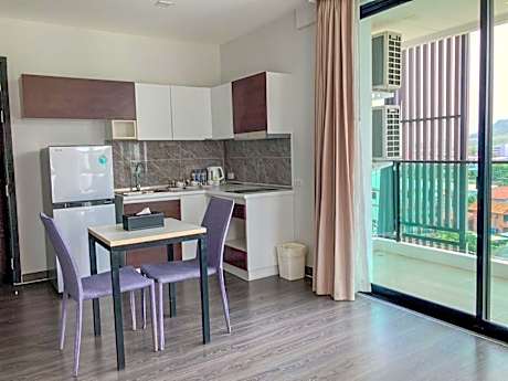 One-Bedroom Triple Room with Pool View