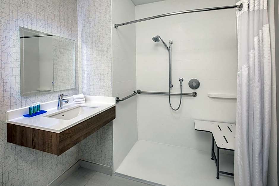 Holiday Inn Express Ontario By IHG