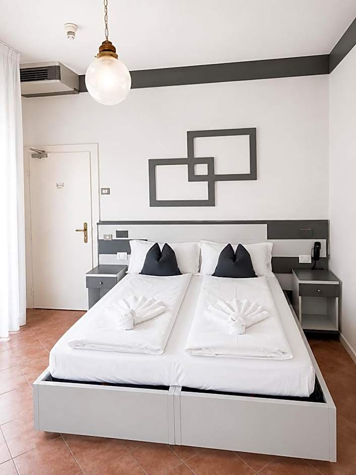 Athos Hotel