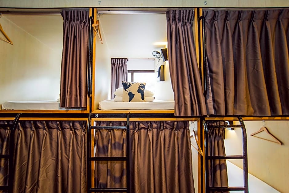 Traveller Bunker Hostel