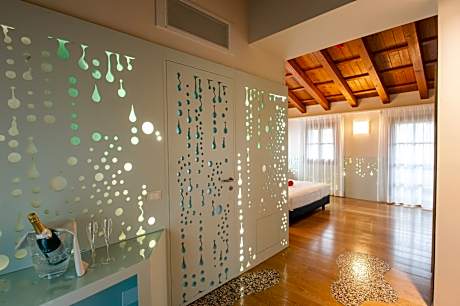 Suite with Whirlpool