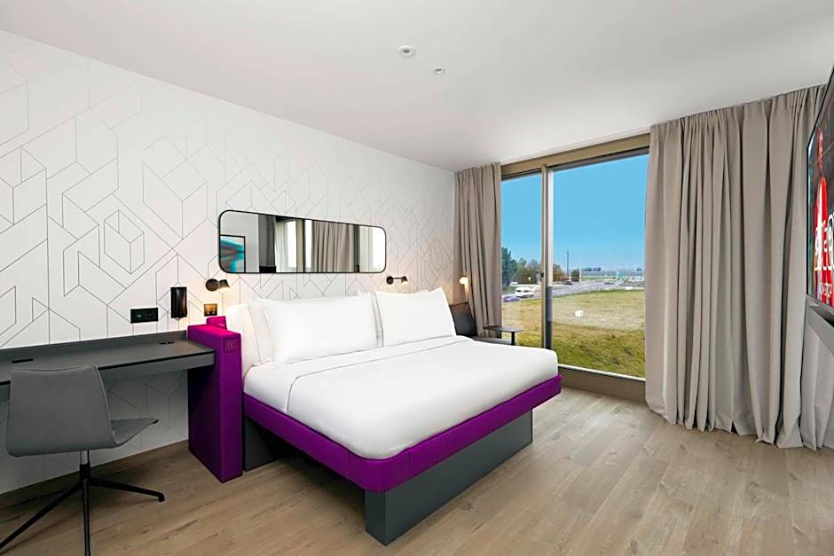 YOTEL Geneva Lake