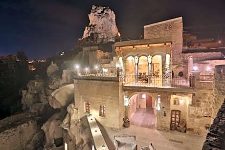 Abu Hayat Cave Suites