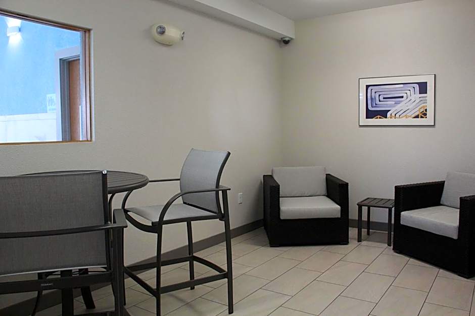Holiday Inn Express Hotel & Suites Antigo By IHG