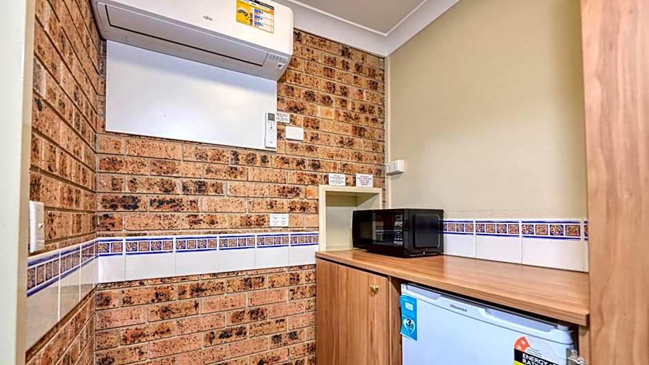 Forest Lodge Motor Inn & Restaurant