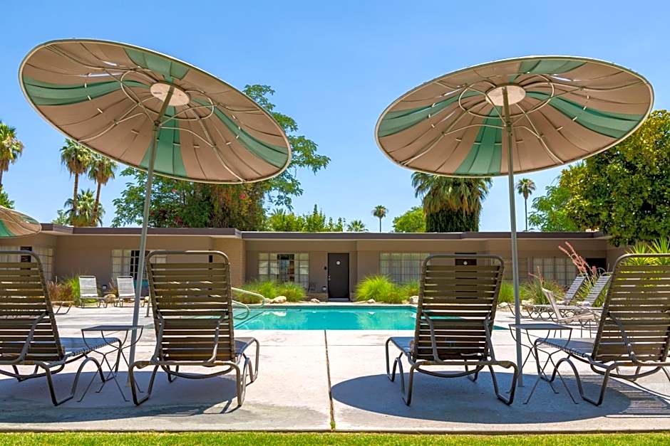 The Hideaway - 21 and Over - A Town & Desert Boutique Hotel