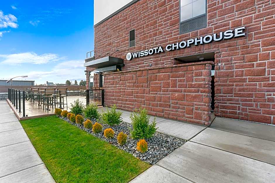 Cobblestone Hotel & Suites - Lynden