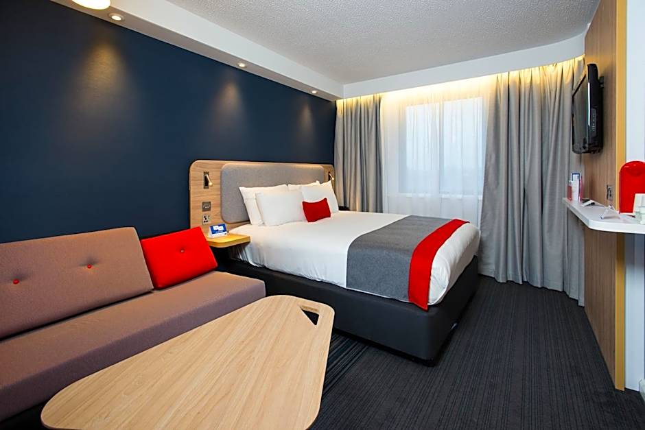 Holiday Inn Express London Luton Airport By IHG