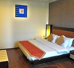 Hotel Dayal Paradise