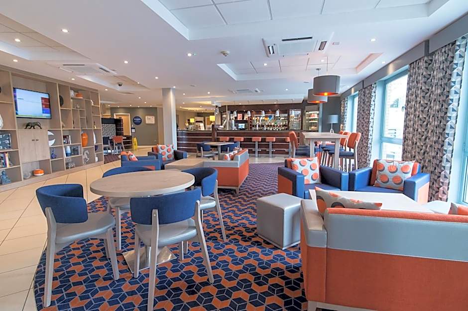 Holiday Inn Express Dunfermline By IHG