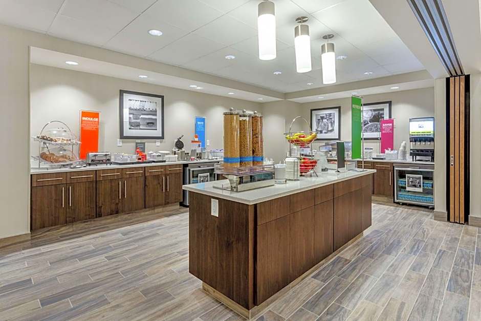 Hampton Inn By Hilton & Suites Burlington