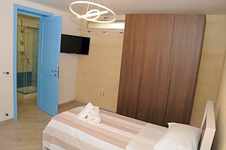 Twin Room with Private Bathroom