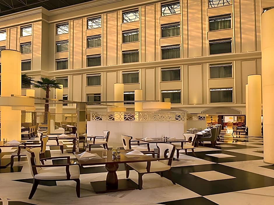 Wuhan Oriental Jianguo Hotel – Wuhan, OH