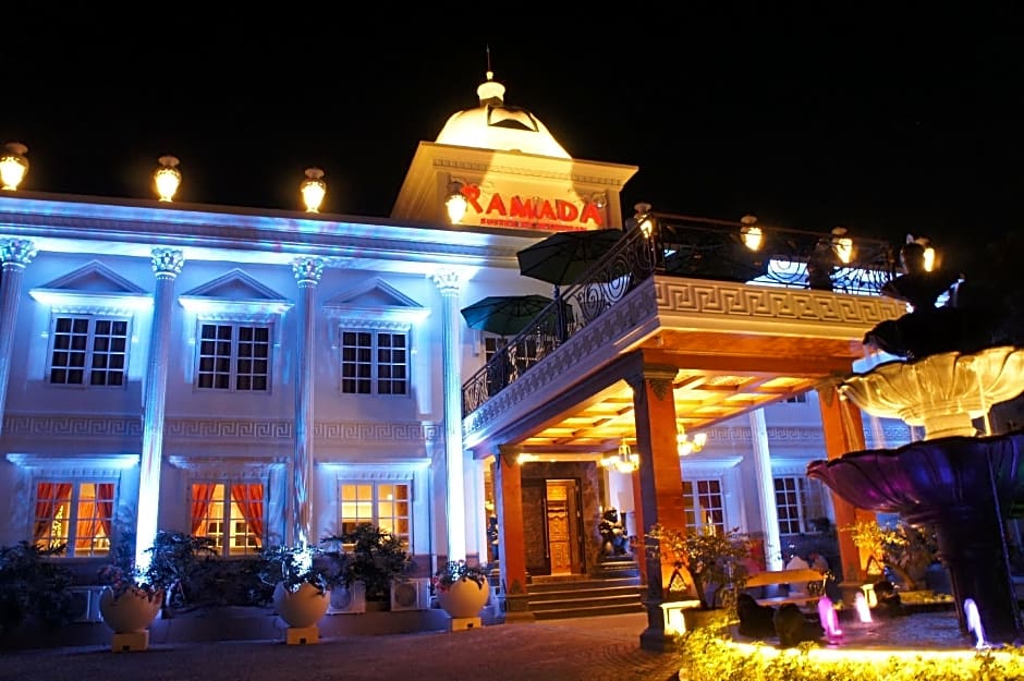 Ramada Suites By Wyndham Solo