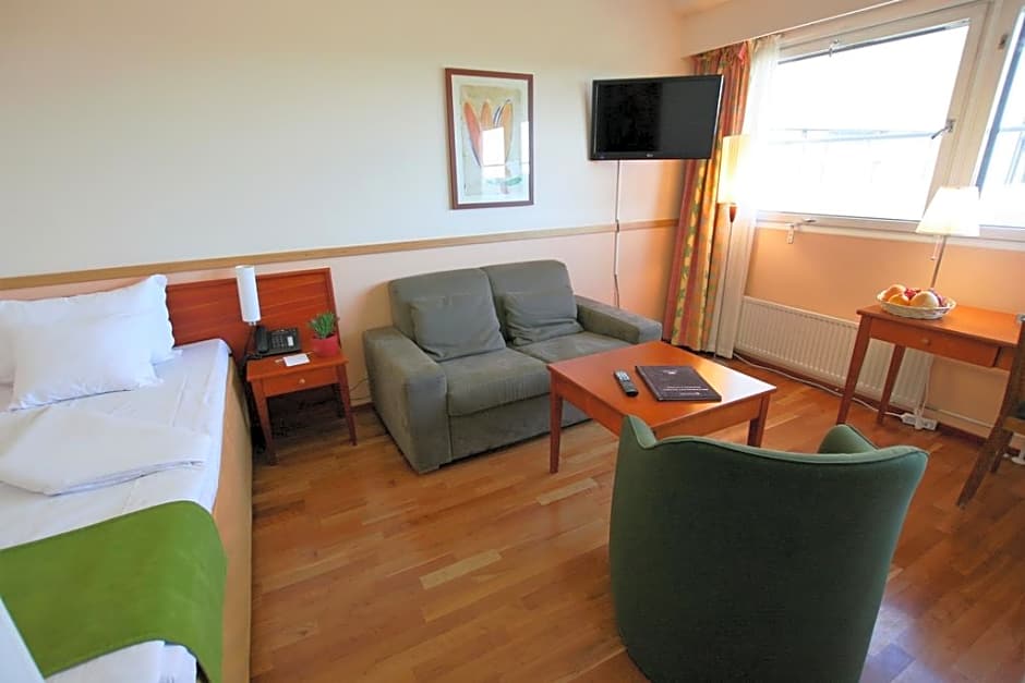 Skyline Airport Hotel