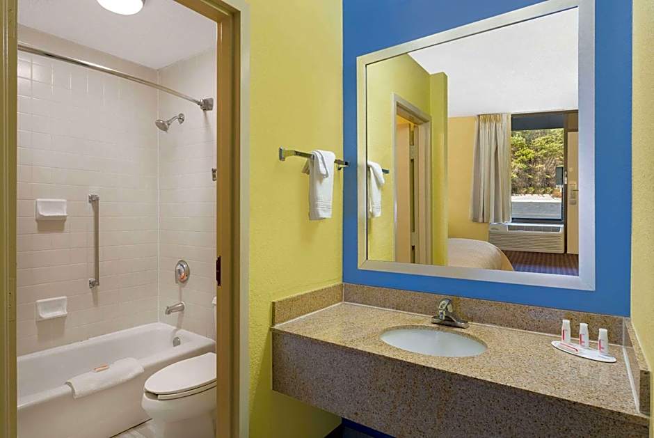 Days Inn by Wyndham Mocksville