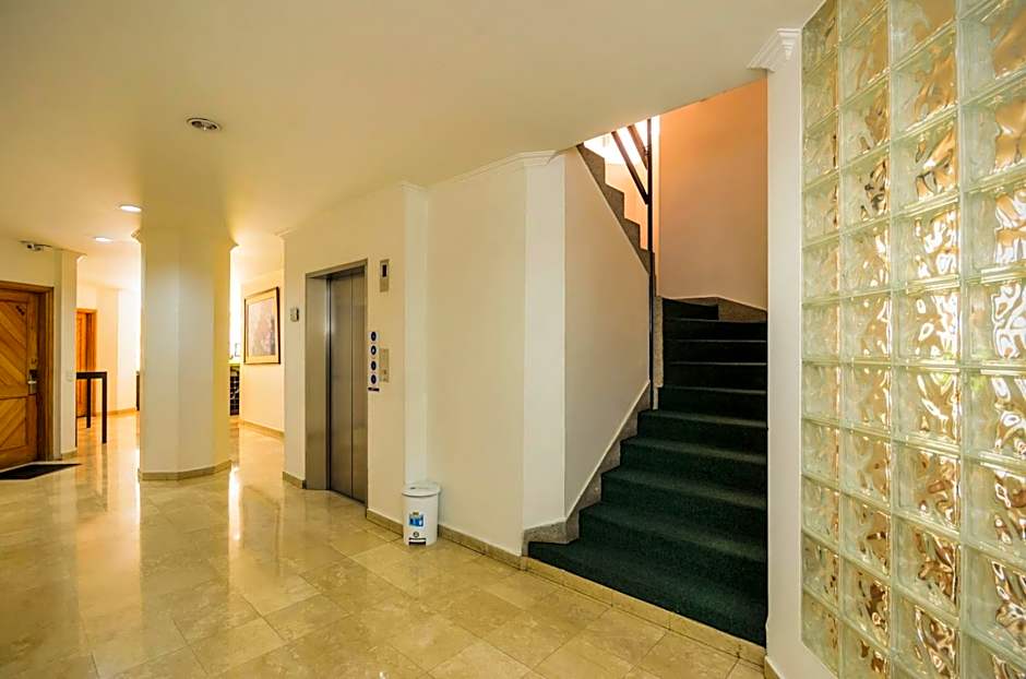 Travelers Fontana Plaza