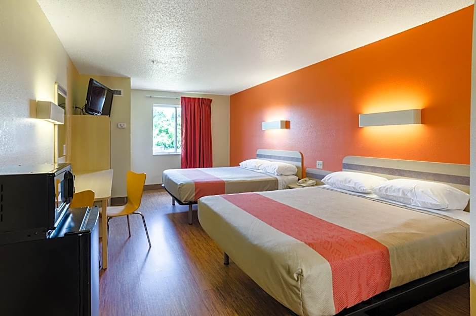 Motel 6-Bristol, VA